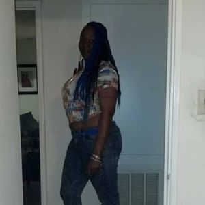 Meet your Posher, Dee dee