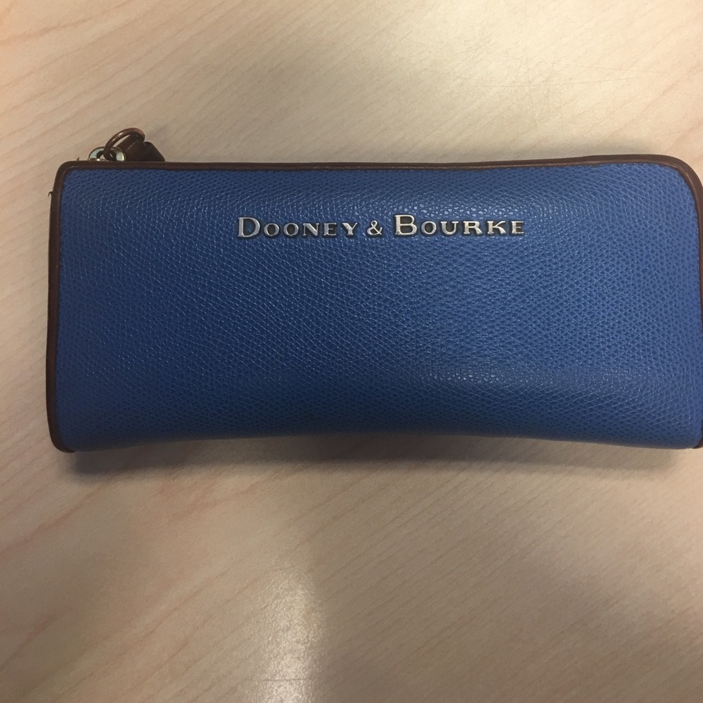 Dooney and Bourke wallet