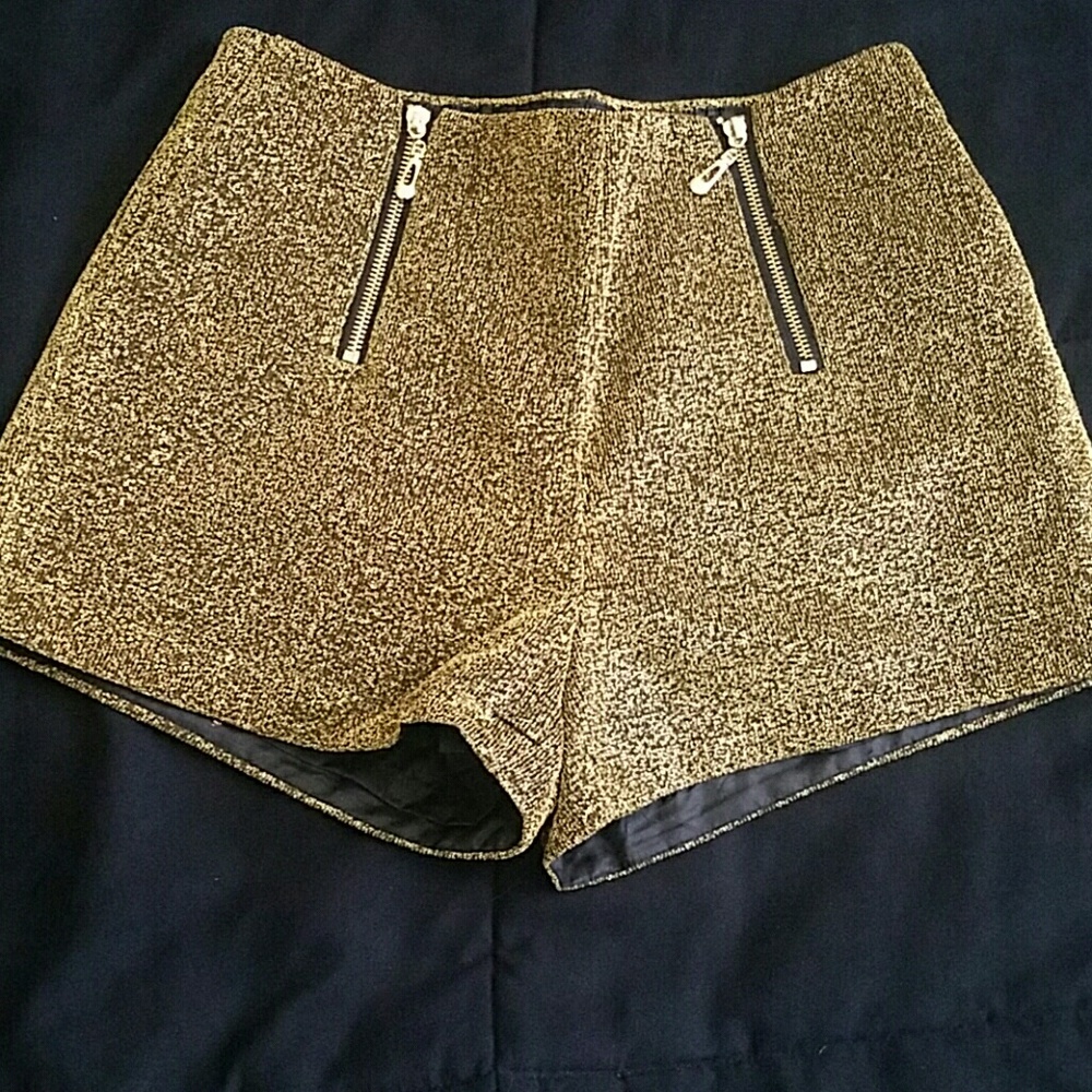 SOLD! High-waisted shorts. Size: Medium