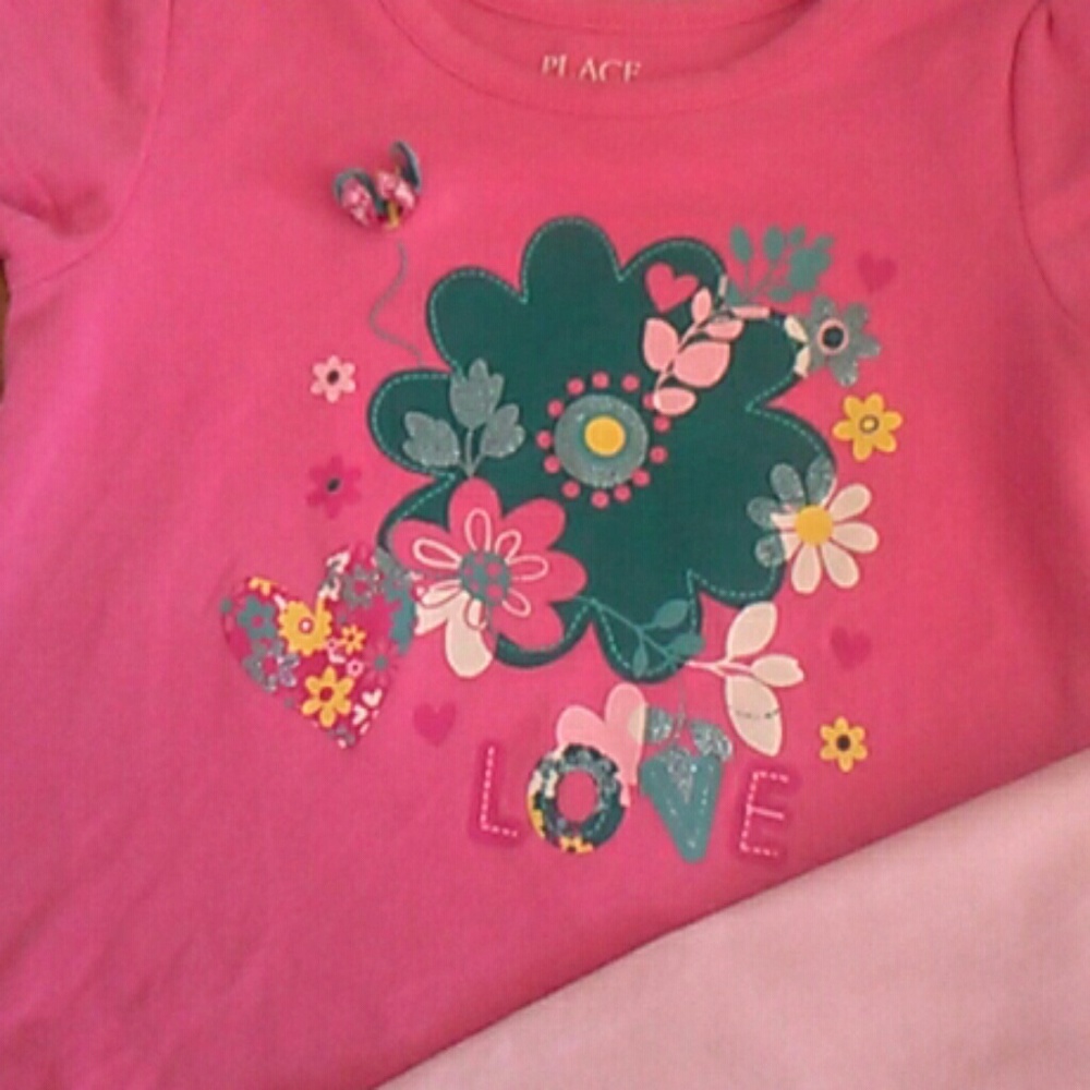 Childrens place outfit size 18 months. $5 when bun