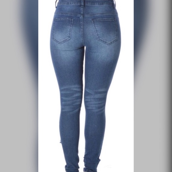 💣PLUS💣ONE 2X Left💣Kylee Distressed Jeans💣 - Picture 2 of 2