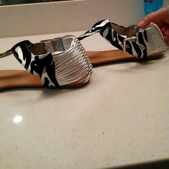 Sandals - Picture 4 of 4