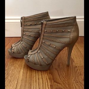 BCBGMaxazria - booties