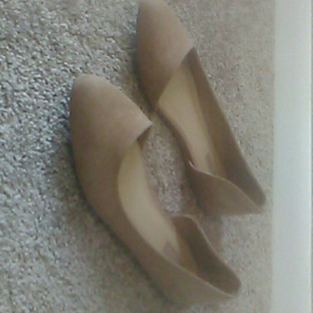 Nude Flats