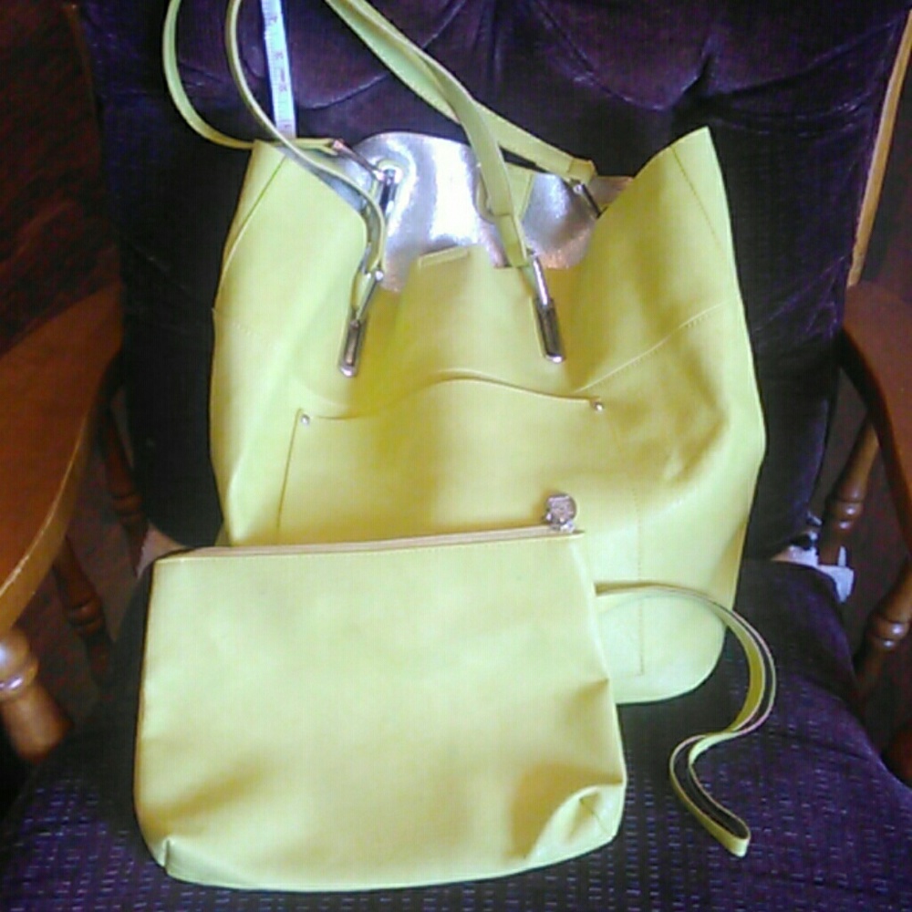 Taking offers Lime green tote with cosmetic bag
