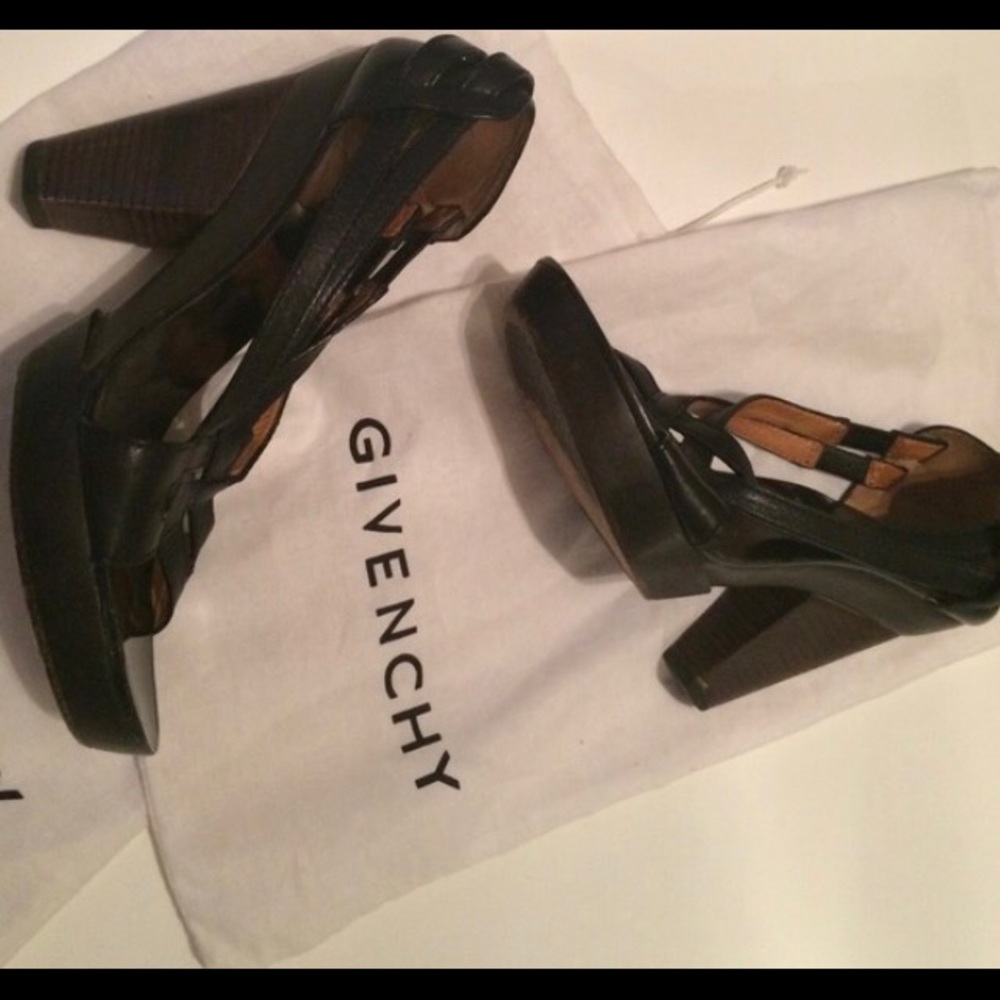 *Authentic* Givenchy platform sandals