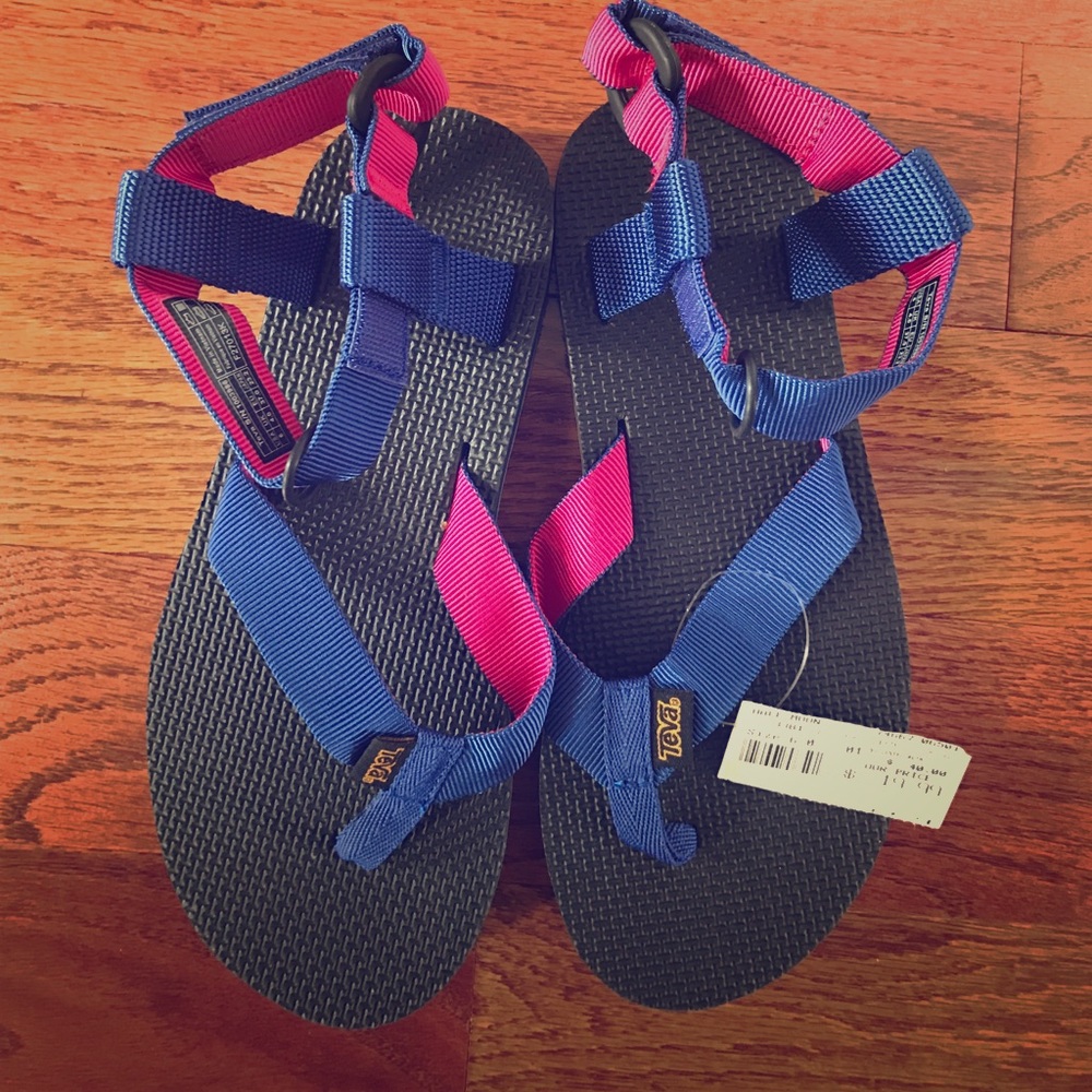 NWT Teva sandals size 6