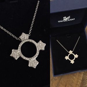 Swarovski Dune Pendant & Necklace
