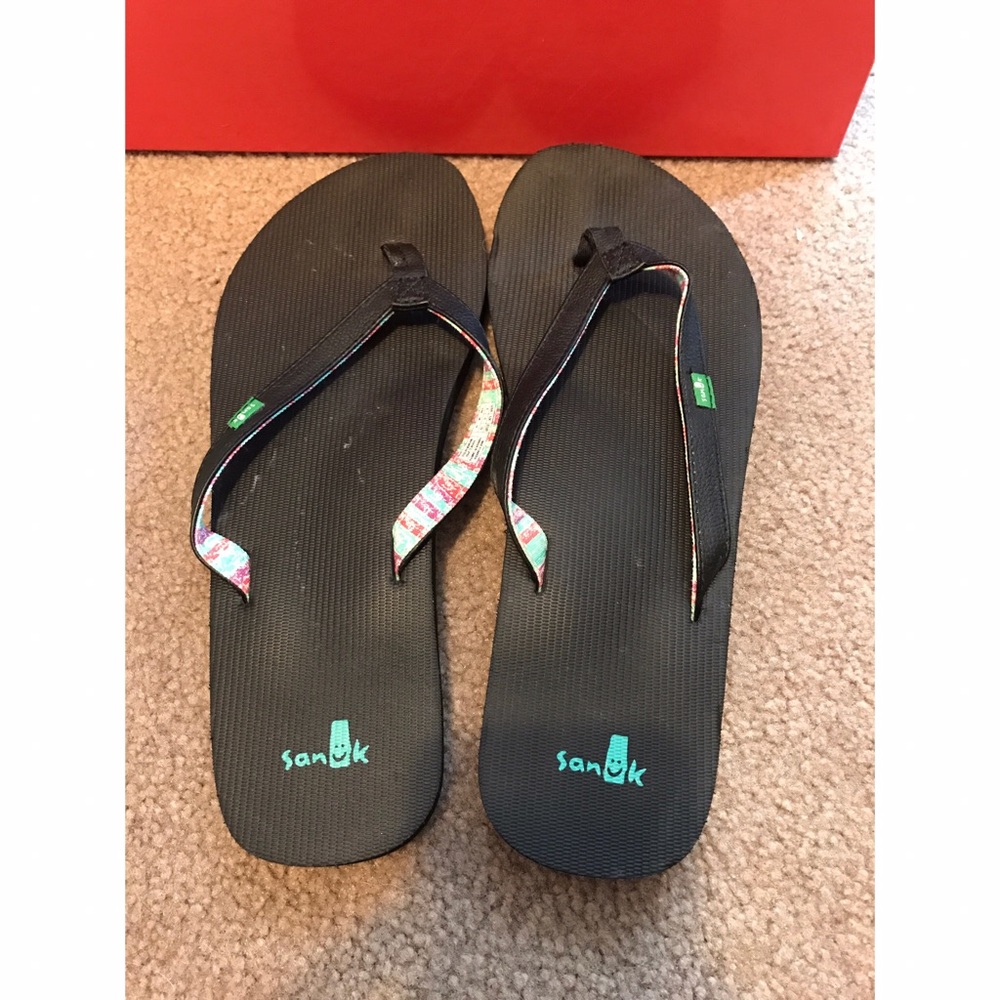 Sanuk Flip Flops