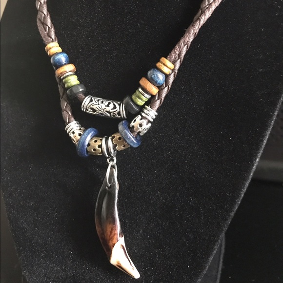 UNIQUE LEATHER NECKLACE 💕 - Picture 2 of 3