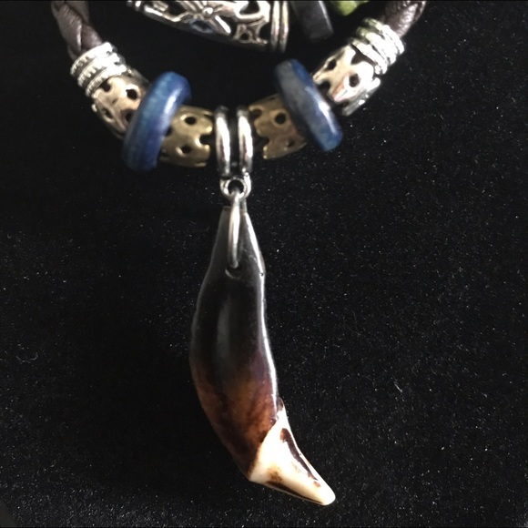 UNIQUE LEATHER NECKLACE 💕 - Picture 3 of 3