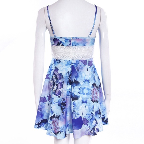 Crochet floral mini dress. - Picture 3 of 4