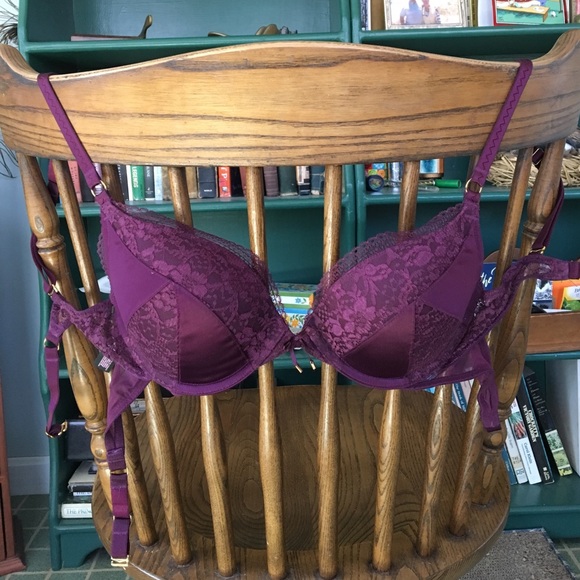 Victoria's Secret VS Push up 32D - Picture 1 of 6