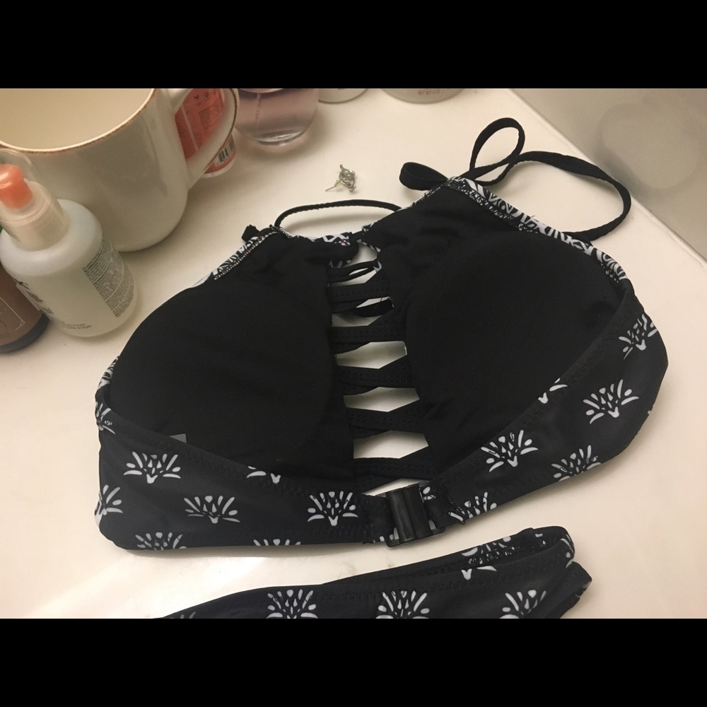 🔥LAST ONE🔥 Lace Up Halter Bikini - Picture 5 of 7