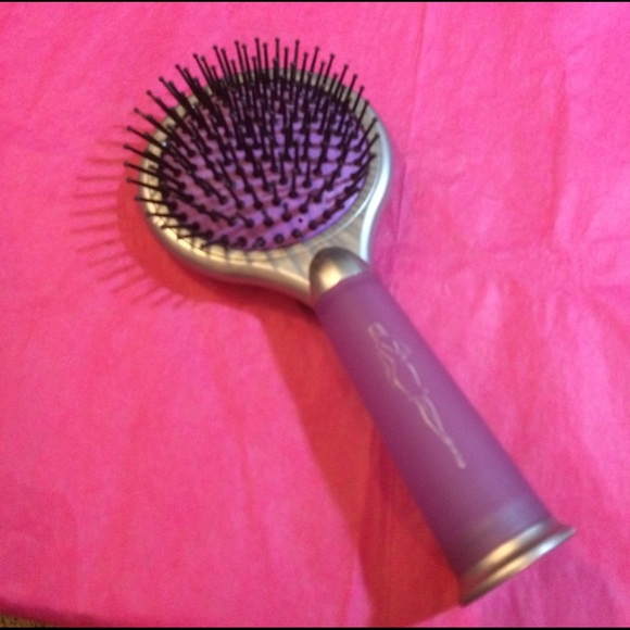 Hairbrush, mirror & lip gloss storage - Picture 2 of 3