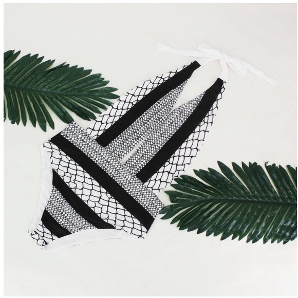 🎉Host Pick🎉 NEW! Black and White Monokini - Picture 6 of 8