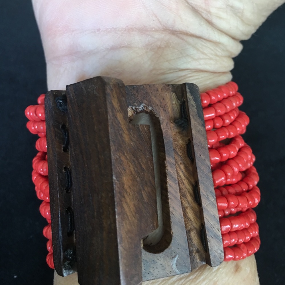 Orange beads and wood multi-strand bracelet - Picture 3 of 3