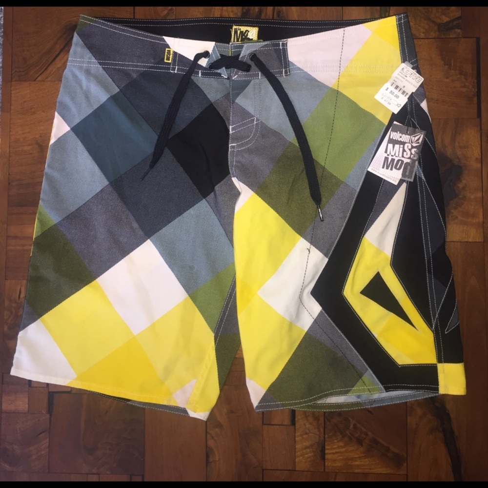 Volcom women's boardshorts Bahama Breeze style NWT
