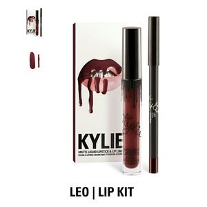 Kylie lip kit in leo