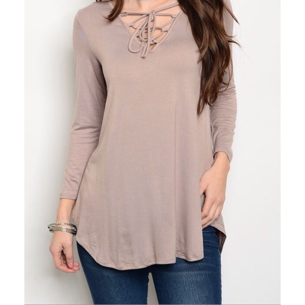 🌸 Tan Lace-up Top 🌸