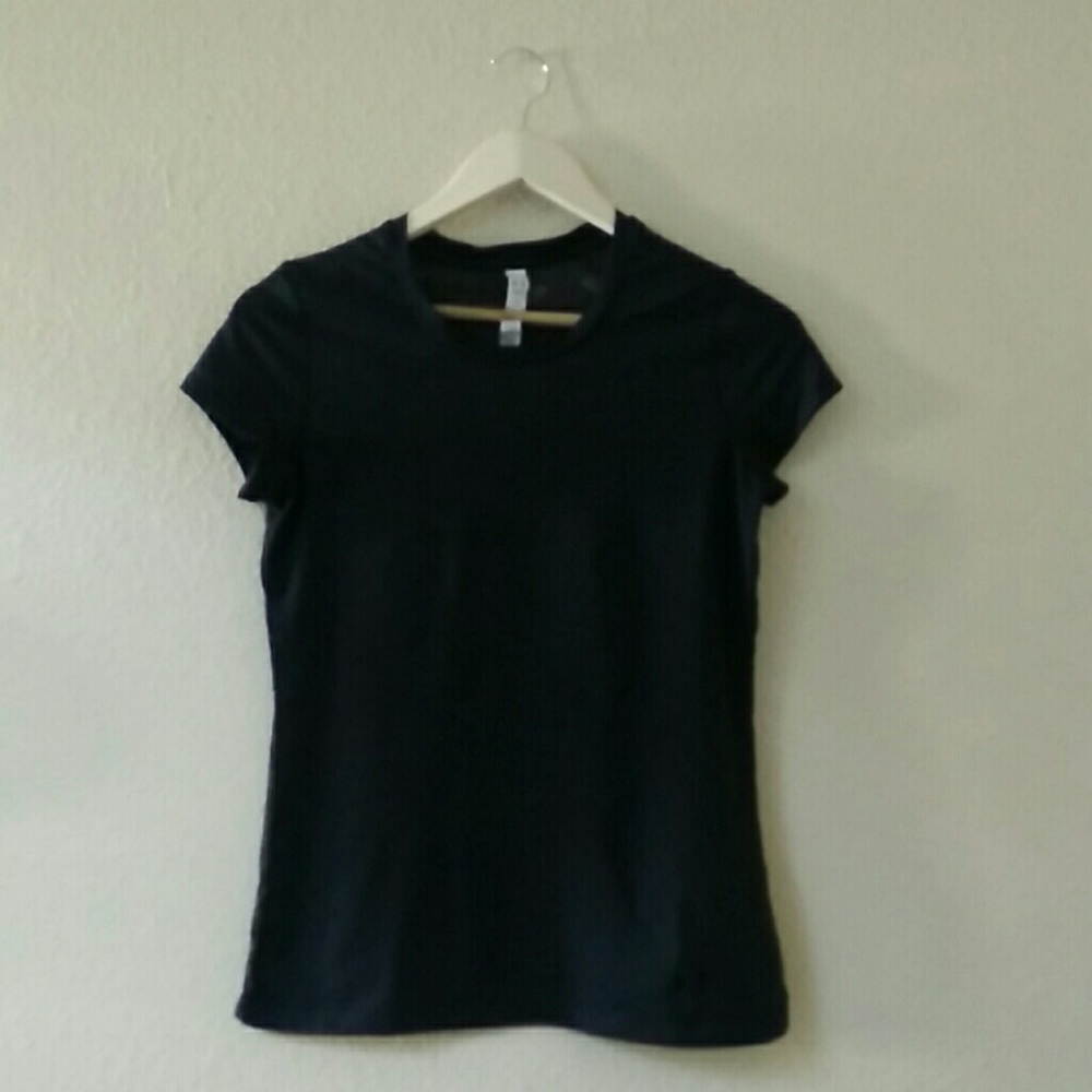 Under Armour black T