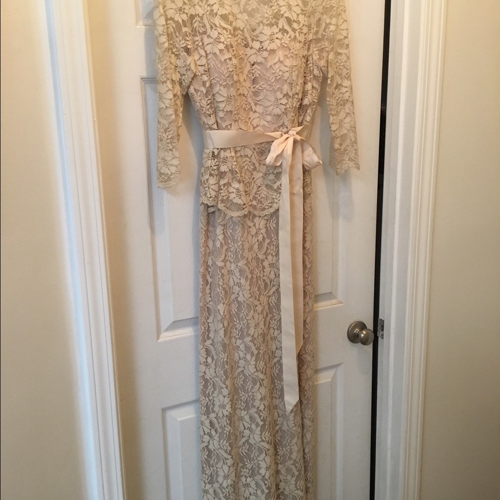 Elegant MOTHER OF THE BRIDE Gown-Size 8