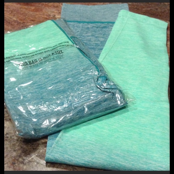 SOLD OUT - Picture 4 of 6