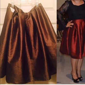 Elegant gold flowing skirt