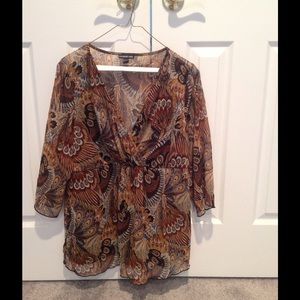 Pretty peacock top in shades of brown/tan and teal