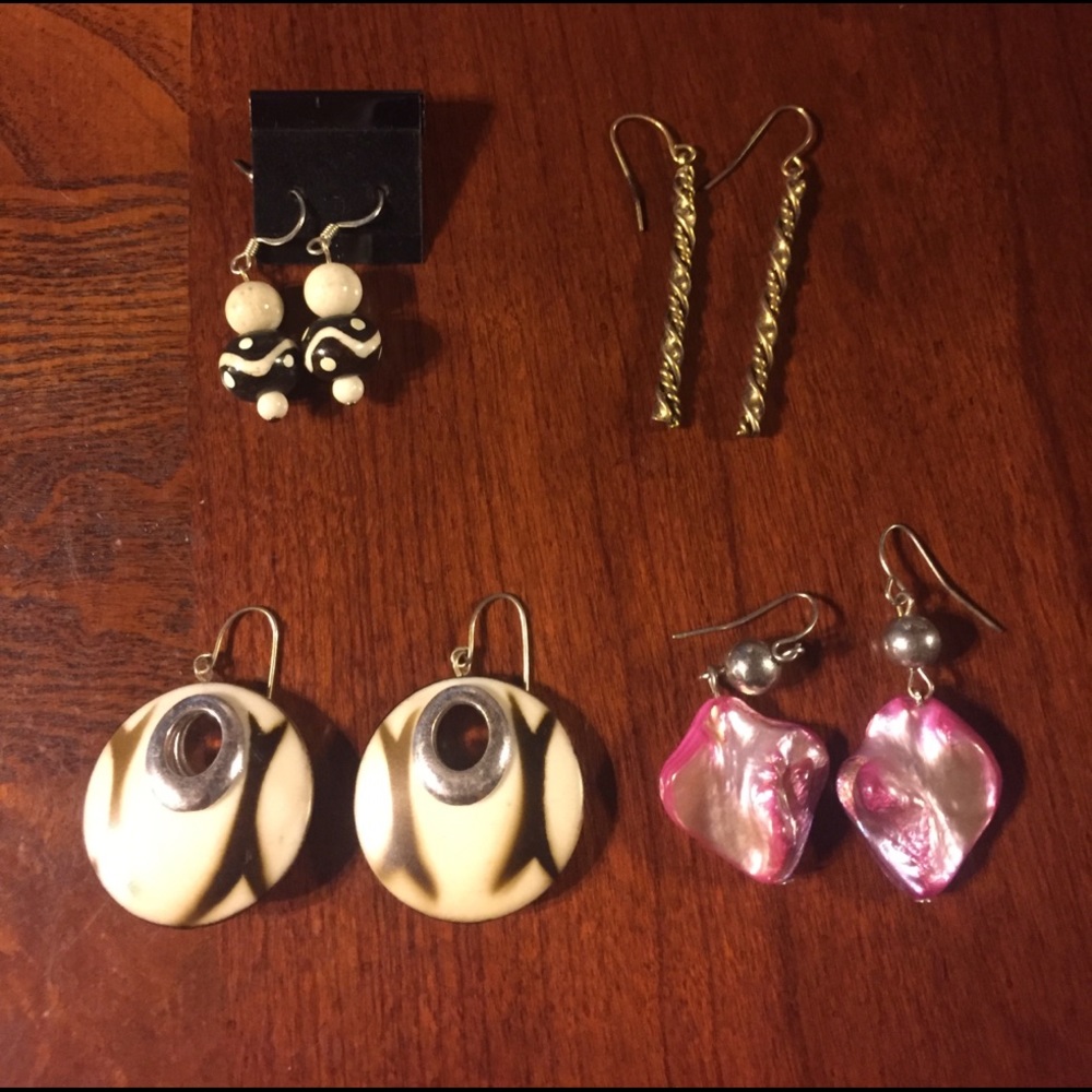 Earring bundle - Picture 1 of 4