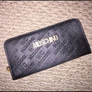 💕NWOT FAKE Moschino black wallet