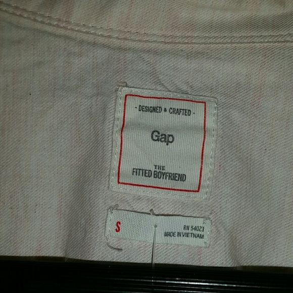 Gap button down NWT - Picture 3 of 5