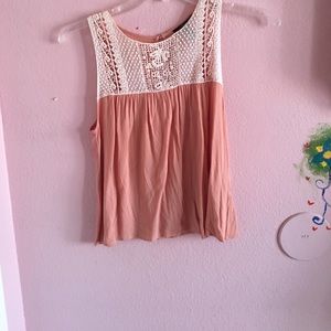 Soft croché detailed top
