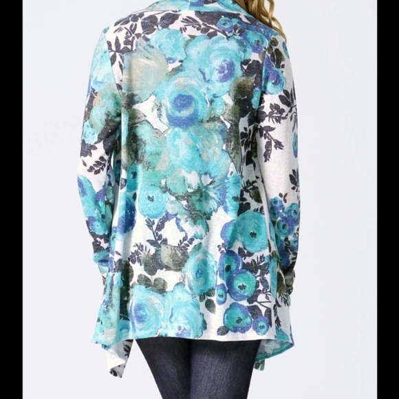 Boutique Sweaters - Lightweight Summer Cardigan Boutique Sweaters - Lightweight Summer Cardigan