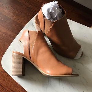 Brand new Steve Madden booties!