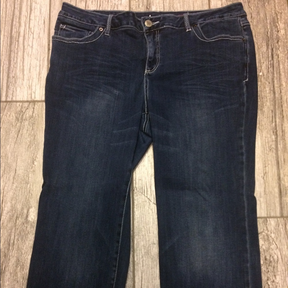 Women's dark blue jeans 
Size 18 WP
INC