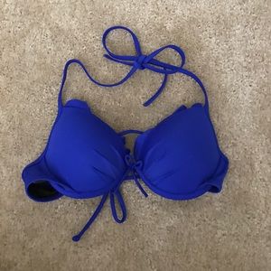 32 b Victoria secret swim top
