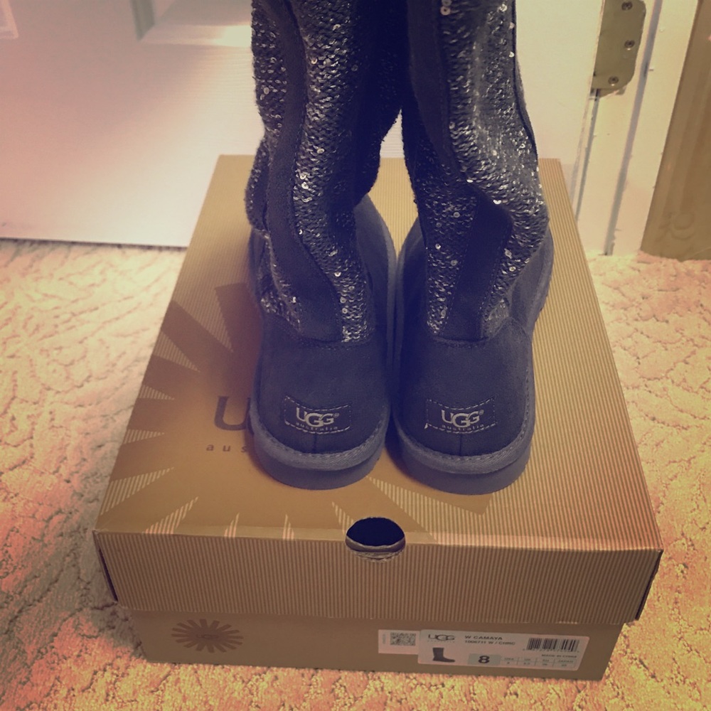 BNIB Sequin SweaterUggs