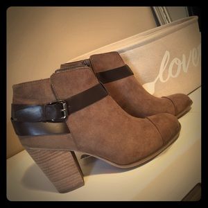 Size 9.5 Carlos Santana Boots