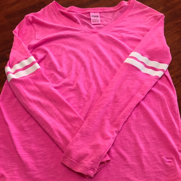 PINK Victoria's Secret Tops - PINK Victoria Secret tee M