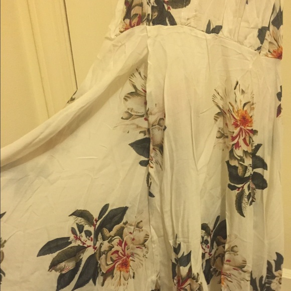*LAST ONE* Sheer Floral Maxi Dress - Picture 4 of 7