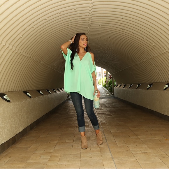 Meet your Posher, Amanda. - Picture 7 of 8