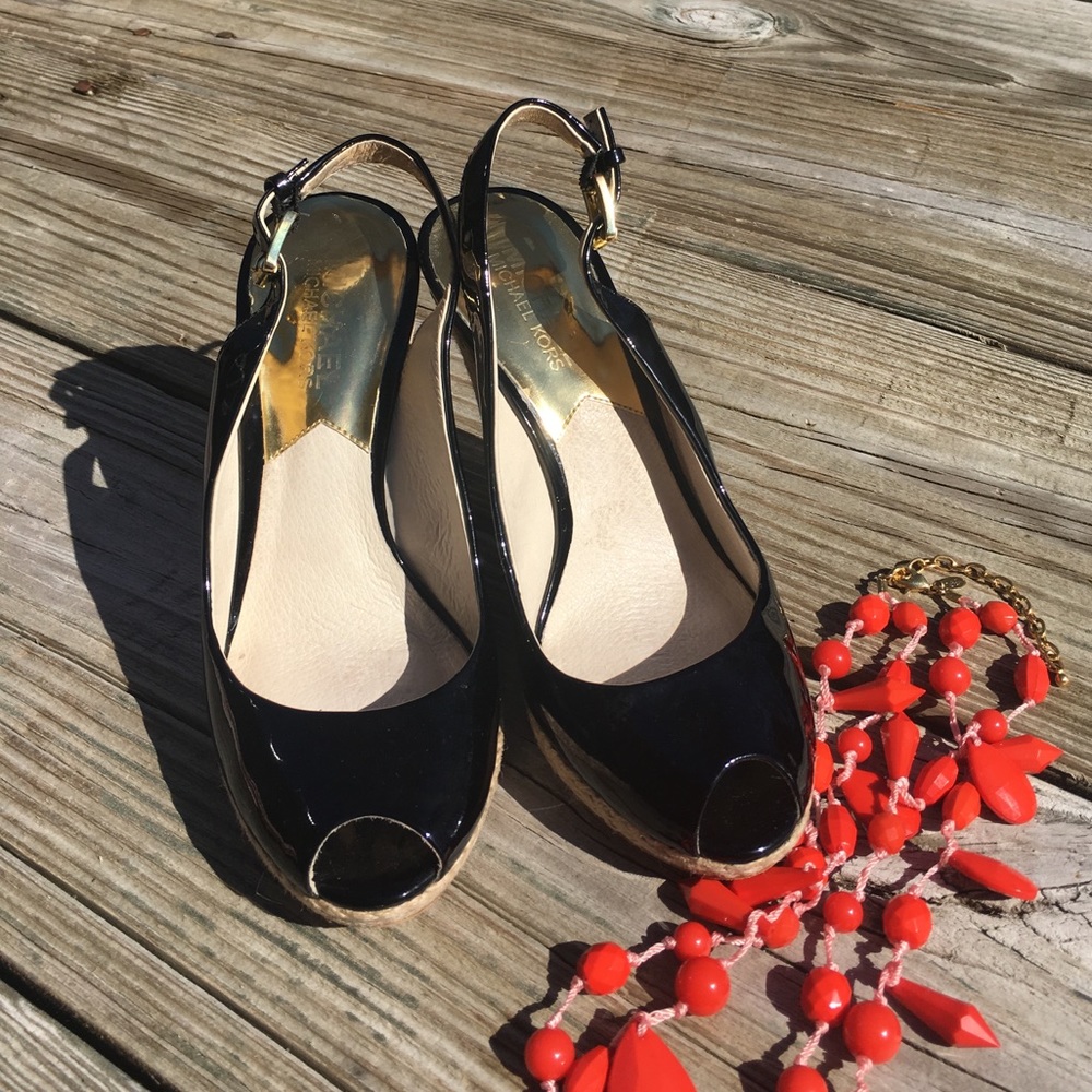 MICHAEL KORS peep toe Black Patten Wedges  5.5