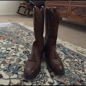Women's Lucchese 2000 leather western boots!!