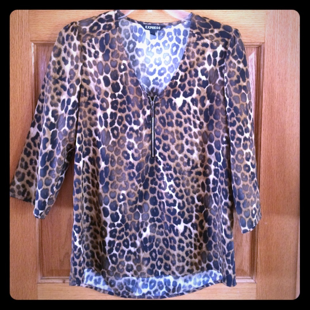 🎀NWOT Express Leopard Print Blouse🎀