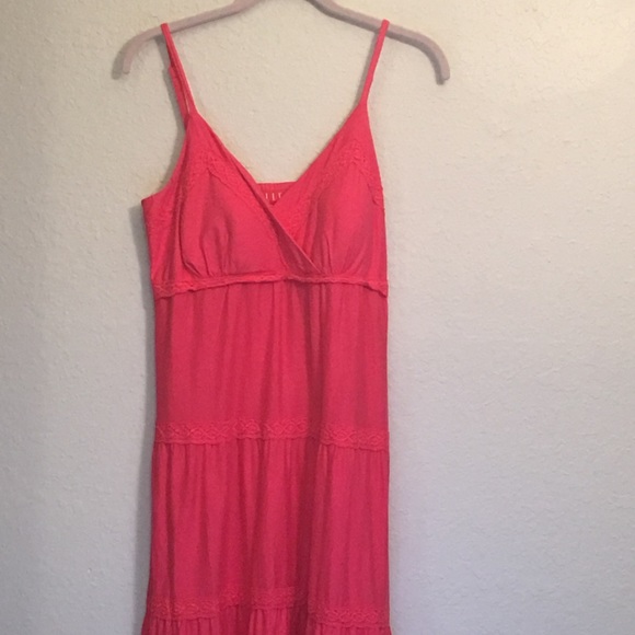 Maxi dress with lace detail - Picture 1 of 4