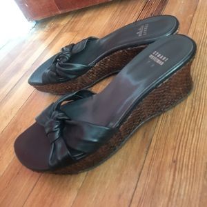 Black low wedge leather sandal