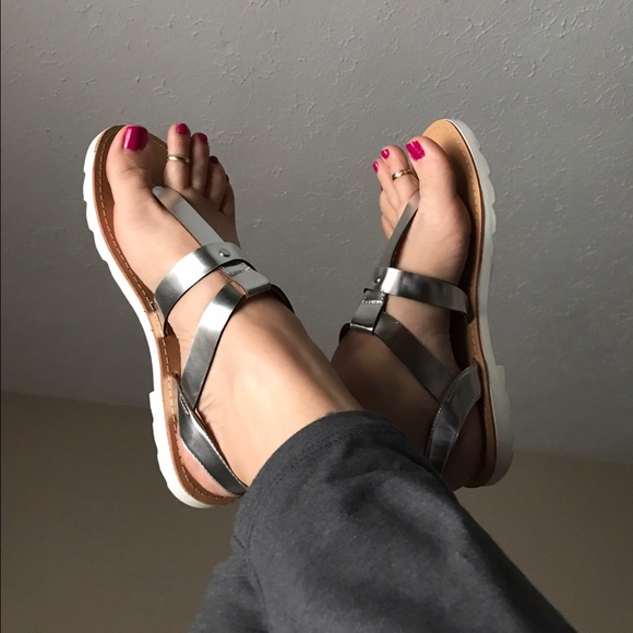 Please New Listing for These Sandals - Picture 2 of 5