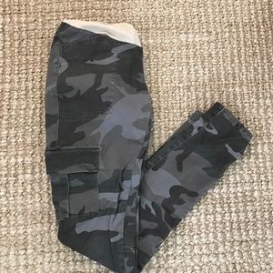 Camo skinny leg maternity pants