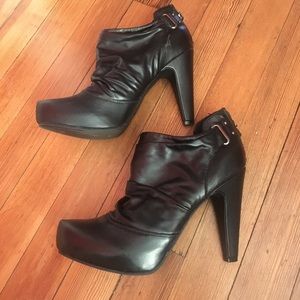 Guess black booties